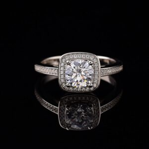 Round Cut Cushion Halo Pavé Engagement Ring