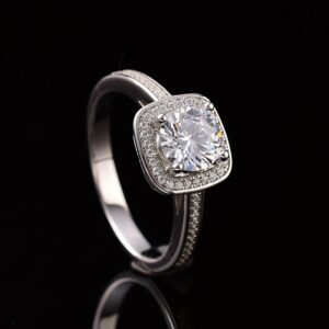 Round Cut Cushion Halo Pavé Engagement Ring