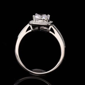 Round Cut Cushion Halo Pavé Engagement Ring