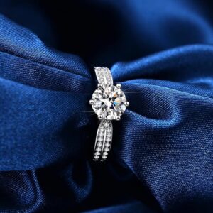Round Cut Six-Prong Solitaire with Split Pavé Band