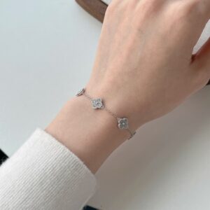 Silver Clover Link Bracelet