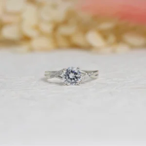 Silver Round-Cut Split Band Ring with Pavé Accents